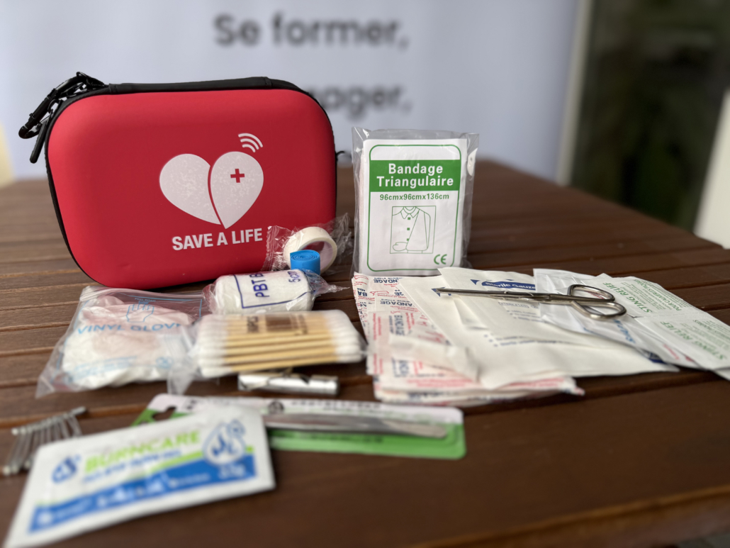 contenu-medikit-trousse-de-secours-save-a-life